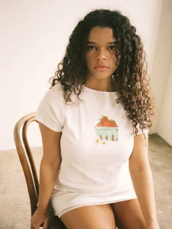Alex Tee - Picnic Strawberries