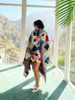 Archie Throw Blanket - Cirque Argyle
