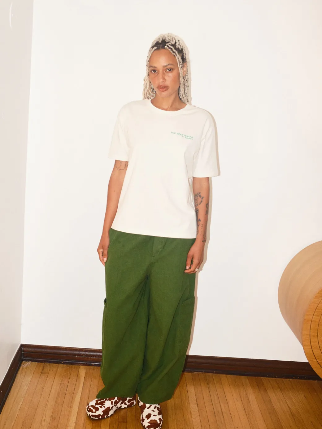 Él Vino Y Él Adiós T-Shirt - White u0026 Green